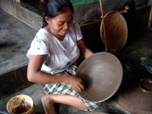 Lombok Potter At Work